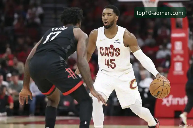 NBA焦点战复盘：米切尔42分率骑士力克魔术，攻防细节详解